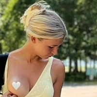Agneesliind Çıplak