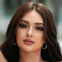 Ahtisa Manalo Çıplak