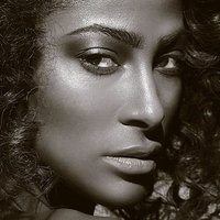 Alicia Ellen Moore Çıplak