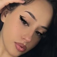 Alyssa Adelene Çıplak