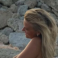 Amalie Kjeldtoft Çıplak