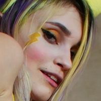 Amelie Weed Çıplak