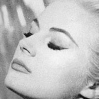 Anita Ekberg Çıplak