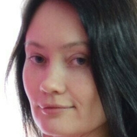 Anna Levina Çıplak