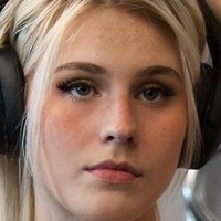 Annabel Lucinda Çıplak