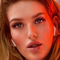 Anniee Charlottee Çıplak