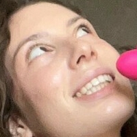 Astrid.me Çıplak