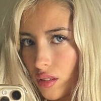 Avril Neels Çıplak