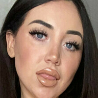 Bambi Brunette Çıplak