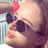 Banditka Kristina Çıplak