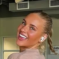 Beth Grotelueschen Çıplak