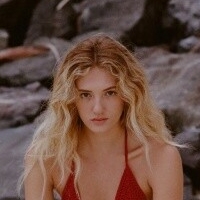 Brinn Delugo Çıplak