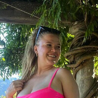Bubbly Blonde Çıplak