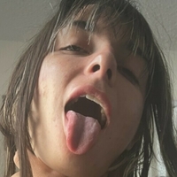Cassie Volikas Çıplak