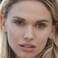 Chelsea Salmon Çıplak