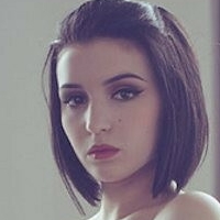 Clea De Velours Çıplak