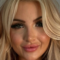 Daisy May Çıplak