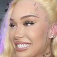 Dezi Stormz Çıplak