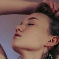 Diana Volynets Çıplak