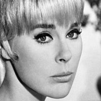 Elke Sommer Çıplak