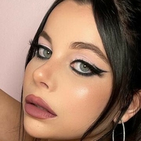 Ellise Çıplak