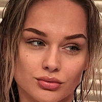 Eloise haper Çıplak