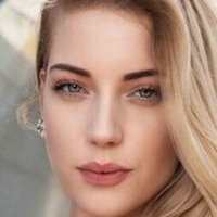 Emily Crighton Çıplak