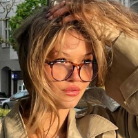 Emma Schönborn Çıplak