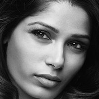 Freida Pinto Çıplak