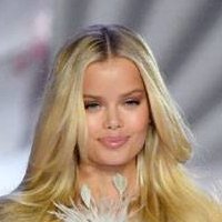 Frida Aasen Çıplak
