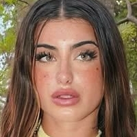 Gauchkarian Çıplak