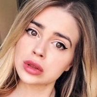 Ginevra Lambruschi Çıplak