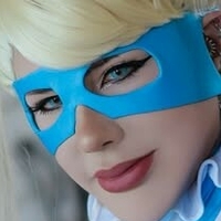 Giu Hellsing Çıplak