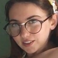 Groovygeologist/Cate Larsen Çıplak