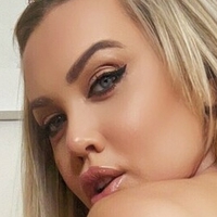 Hannah Martin Çıplak