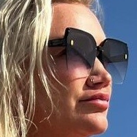 Hollie-Jay Bowes Çıplak