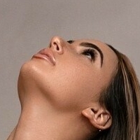 Isabel Ariana Çıplak