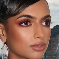 Ishana Night Shyamalan Çıplak