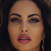 Janina Youssefian Çıplak