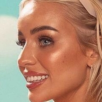Julia Cavanagh Çıplak