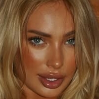 Julia Nowakowska Çıplak