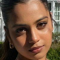 Julie Sharma Çıplak