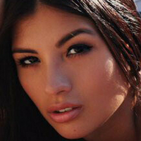 Karen Vi Çıplak