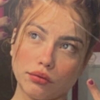 Karoline Felix Çıplak