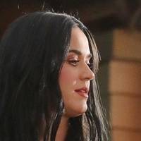 Katy Perry Çıplak