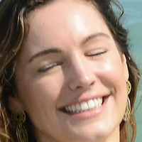 Kelly Brook Bikini Çıplak