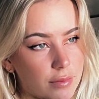 Kelsey Remige Çıplak