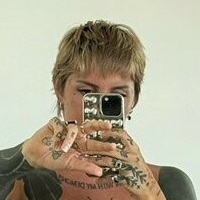 krokodealll Çıplak