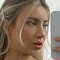Laura León Çıplak