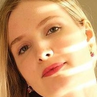 Lily Hart Çıplak